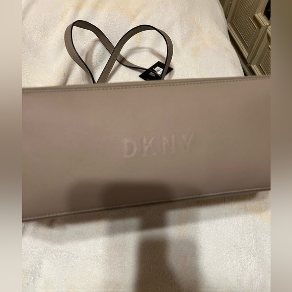 DKNY tote bag - Picture 3 of 11
